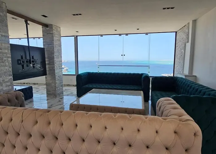 Rooftop 12 Sea View Apartment