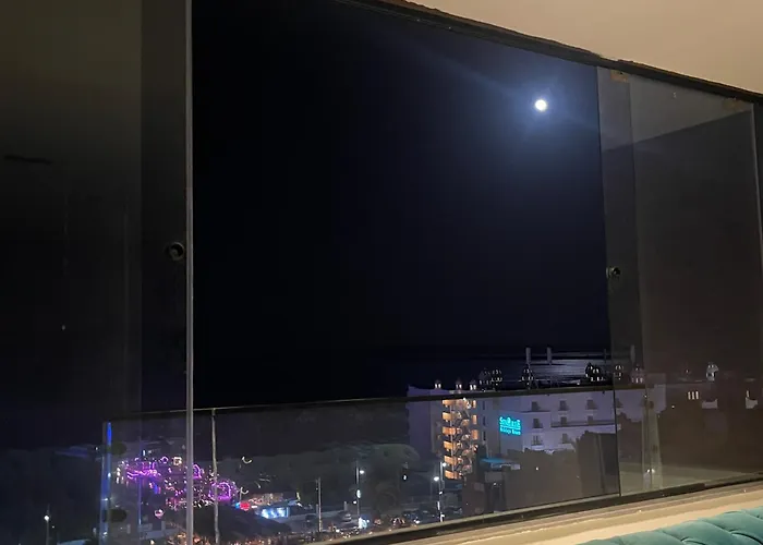 Rooftop 12 Sea View *